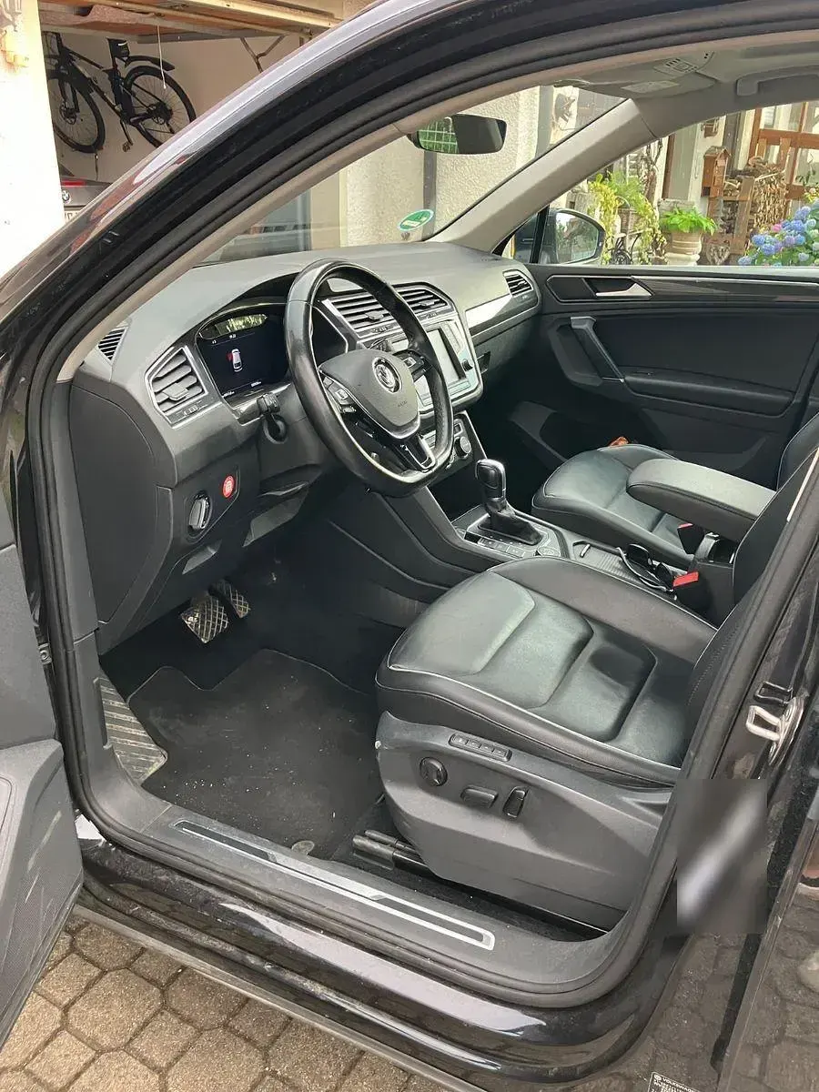 Gebraucht VW Tiguan Highline 190 PS (139 kW) 2016 Schwarz SUV