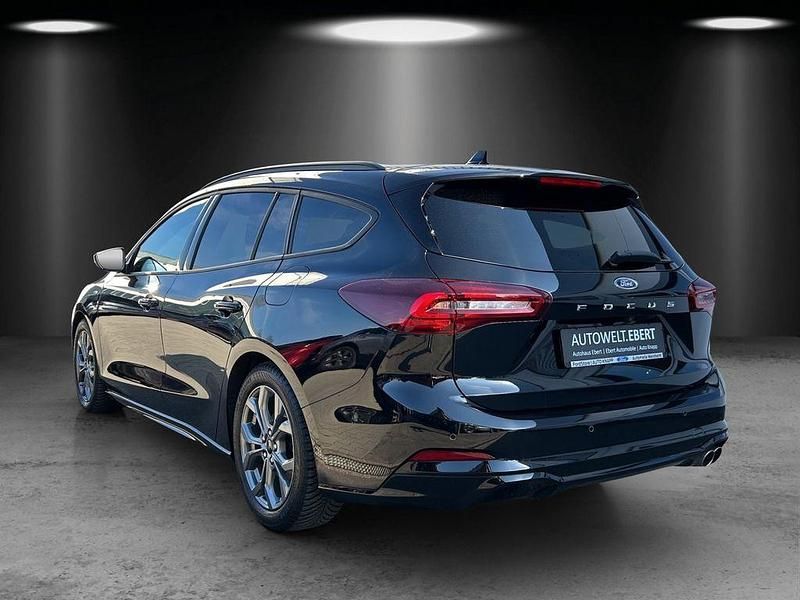 Gebraucht Ford Focus ST-Line X 116 PS (85 kW) 2025 Schwarz Limousine