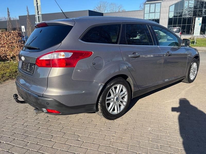 Gebraucht Ford Focus Titanium 140 PS (102 kW) 2012 Braun Kombi