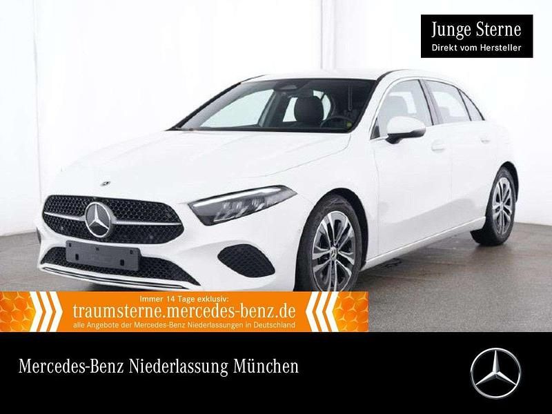 Weiß Gebraucht 2024 Mercedes A180 Advanced Limousine | 26.290 € (Guter Preis) - Bild 1/3
