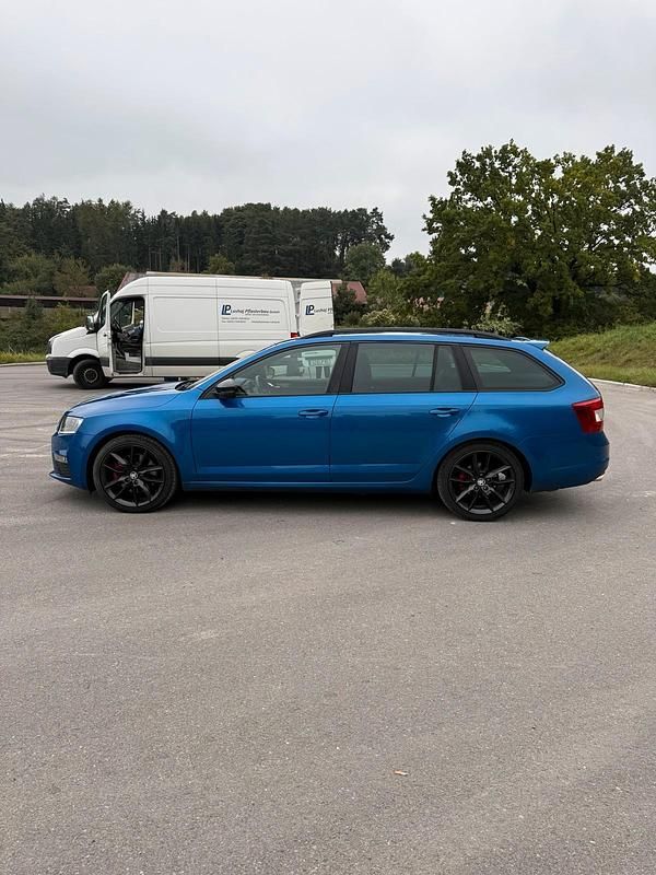 Gebraucht Skoda Octavia vRS 184 PS (135 kW) 2019 Blau Kombi