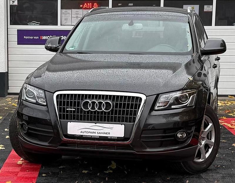 Grau Gebraucht 2009 Audi Q5 Design SUV | 8.649 € (Superpreis) - Bild 1/4
