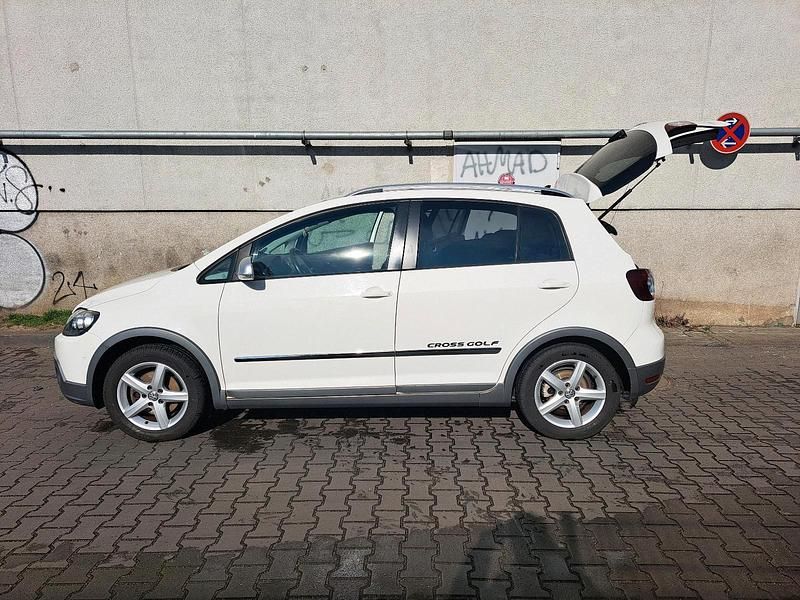 Weiß Gebraucht 2011 VW Golf VI Limousine | 4.750 € (Guter Preis) - Bild 1/4