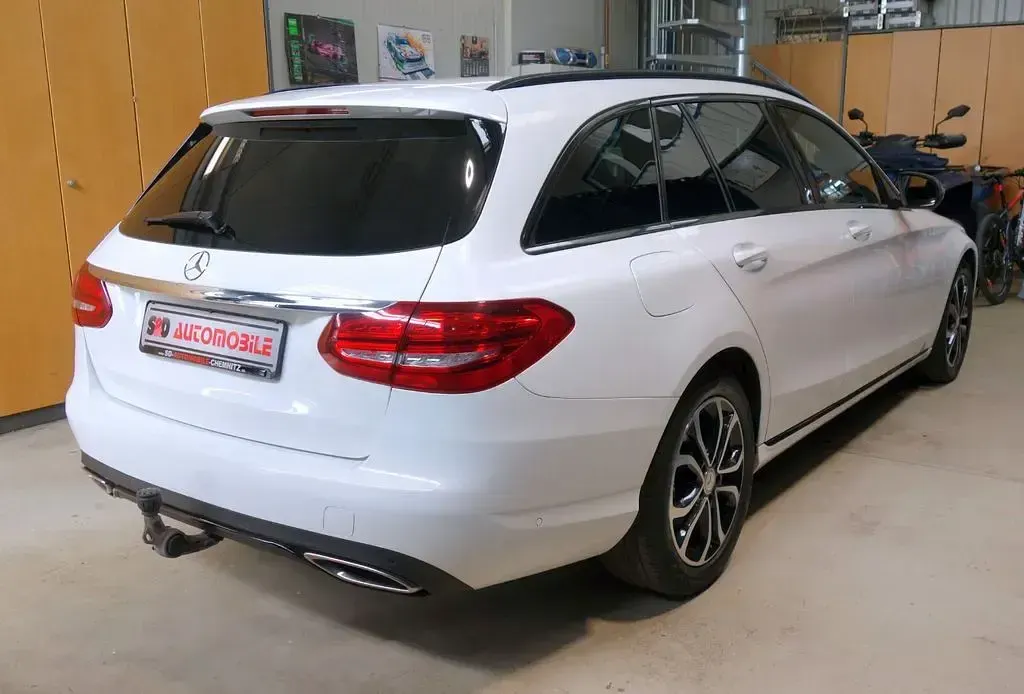Gebraucht Mercedes C180 AMG line 156 PS (114 kW) 2017 Weiß Kombi