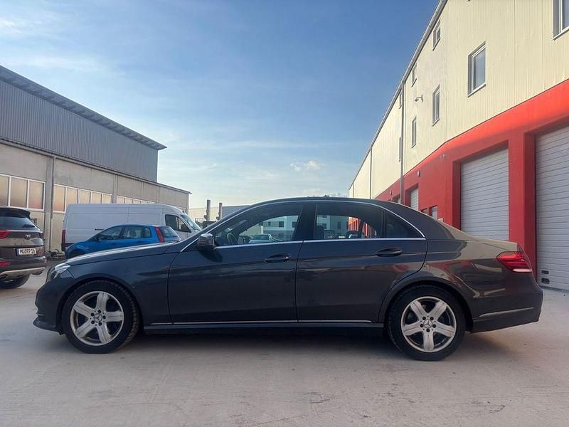 Gebraucht Mercedes E220 Edition 170 PS (125 kW) 2014 Schwarz Limousine