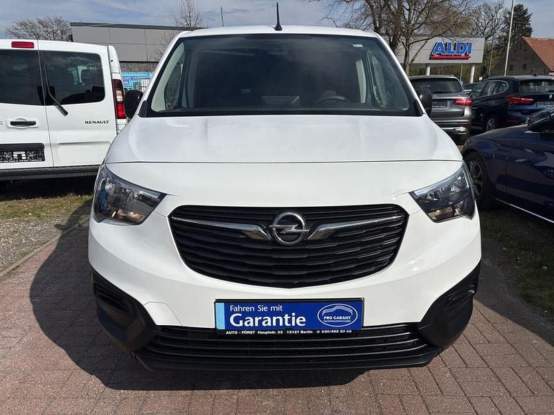 Gebraucht Opel Combo Edition 131 PS (96 kW) 2021 Weiß Van / Kleinbus