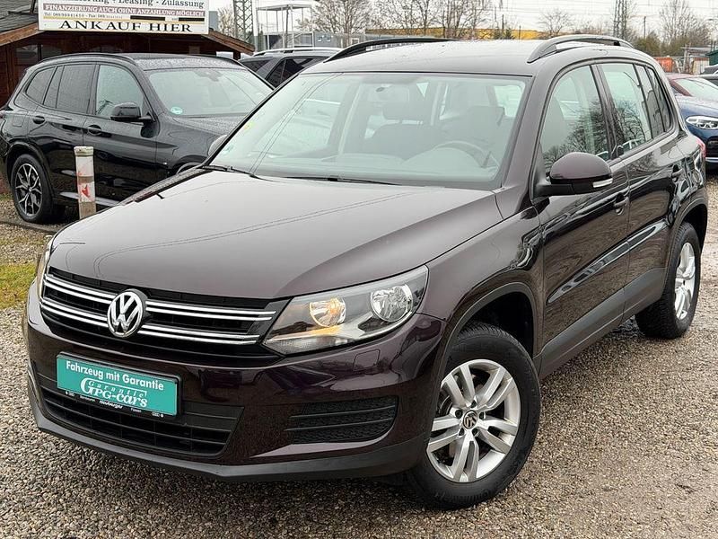 Schwarz Gebraucht 2013 VW Tiguan Trendline SUV | 11.990 € (Guter Preis) - Bild 1/4