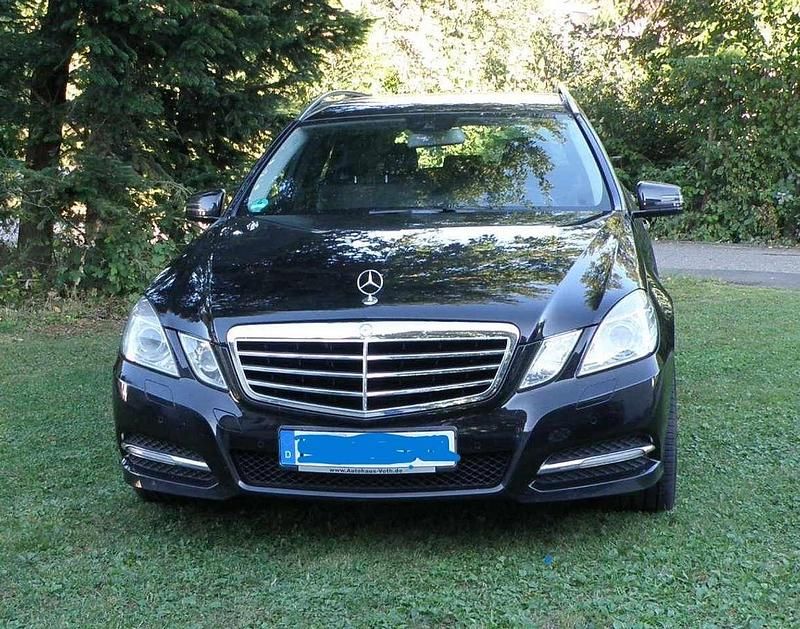 Gebraucht Mercedes E220 Avantgarde 170 PS (125 kW) 2010 Schwarz Kombi