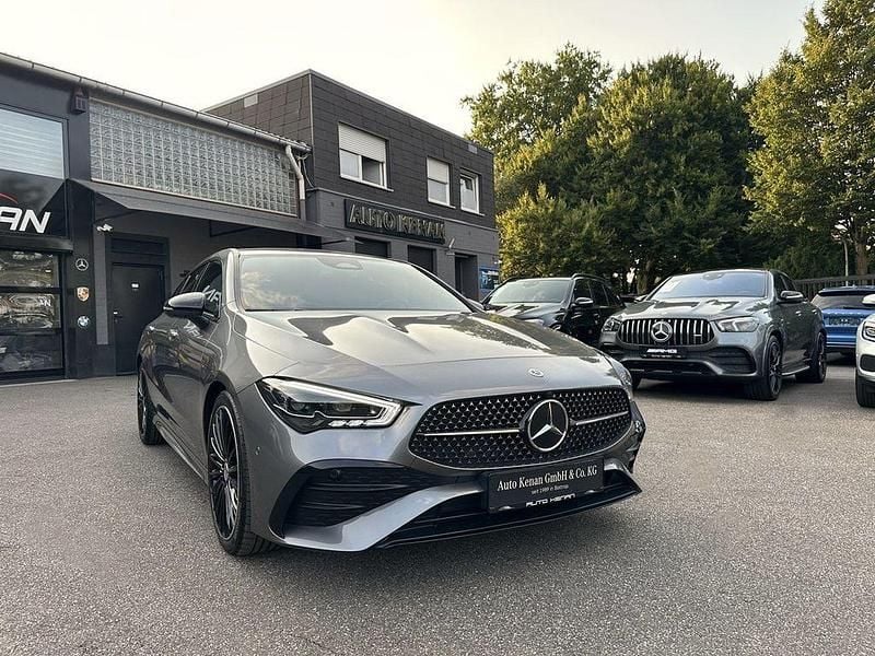 Grau Gebraucht 2023 Mercedes CLA220 AMG Limousine | 38.880 € (Fairer Preis) - Bild 1/4