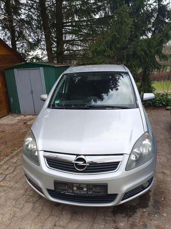 Gebraucht Opel Zafira 105 PS (77 kW) 2007 Silber Van / Kleinbus