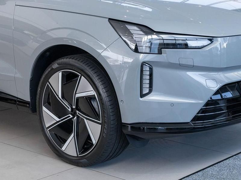 Gebraucht Volvo EX90 Ultra 380 kW (517 PS) 2025 Vapour grey / metallic SUV