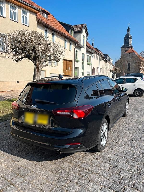 Gebraucht Ford Focus 120 PS (88 kW) 2022 Schwarz Kombi