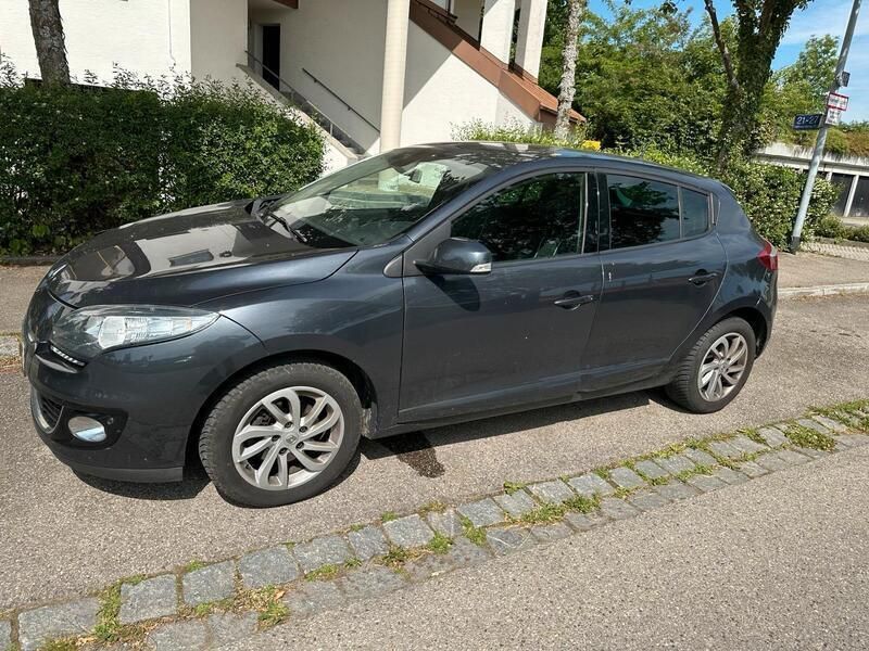 Blau Gebraucht 2014 Renault Mégane III Limousine | 4.600 € (Superpreis) - Bild 1/4