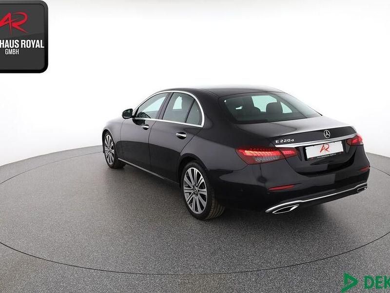 Gebraucht Mercedes E220 Avantgarde 194 PS (142 kW) 2021 Obsidianschwarz Limousine