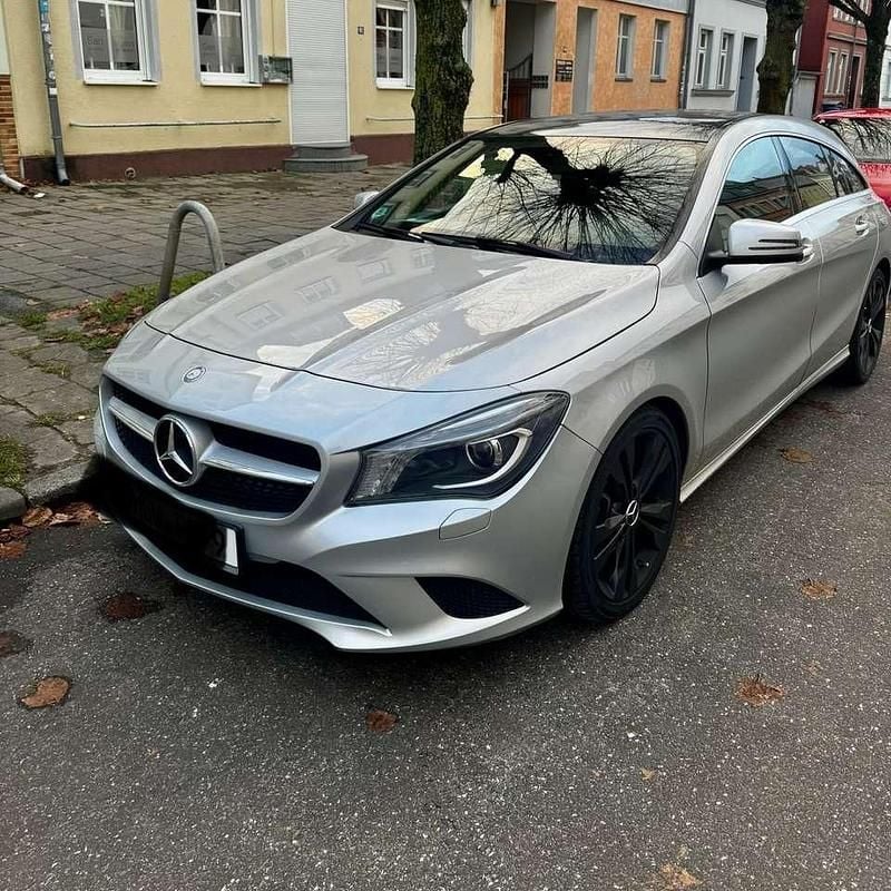 Gebraucht Mercedes CLA180 Shooting Brake Urban 122 PS (89 kW) 2016 Grau Kombi