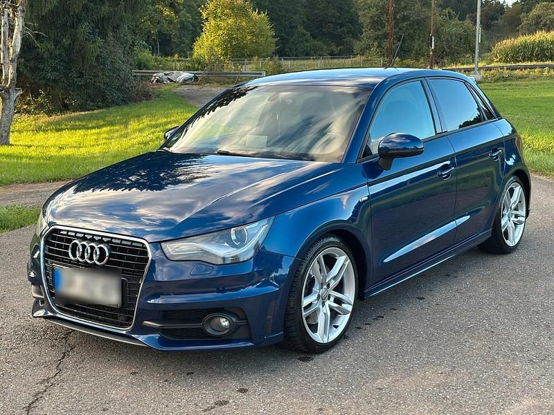 Blau Gebraucht 2013 Audi A1 S-Line Kleinwagen | 9.999 € (Guter Preis) - Bild 1/4