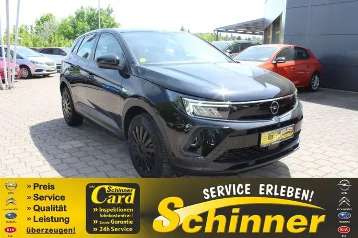 Kontrast grau/quarz silber Gebraucht 2022 Opel Grandland X Elegance SUV | 27.990 € (Teuer) - Bild 1/4