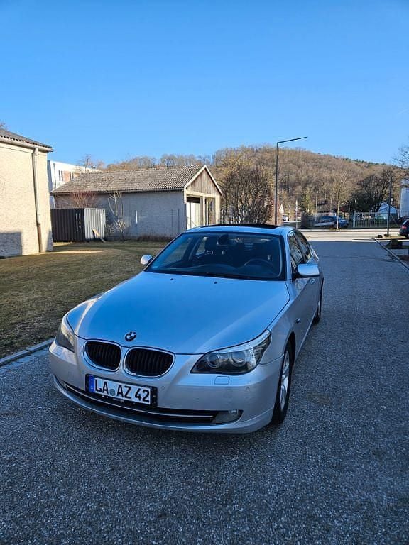 Gebraucht BMW 520 177 PS (130 kW) 2008 Silber Limousine
