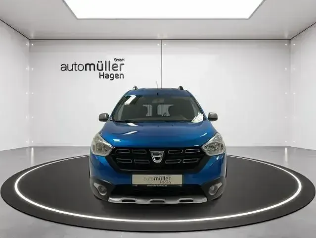 Gebraucht Dacia Dokker Celebration 116 PS (85 kW) 2017 Blau sky Van / Kleinbus