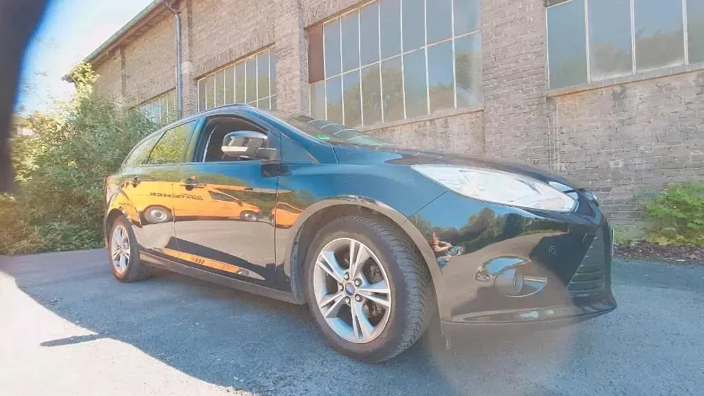 Begagnad Ford Focus 116 HK (85 kW) 2014 Svart Kombi
