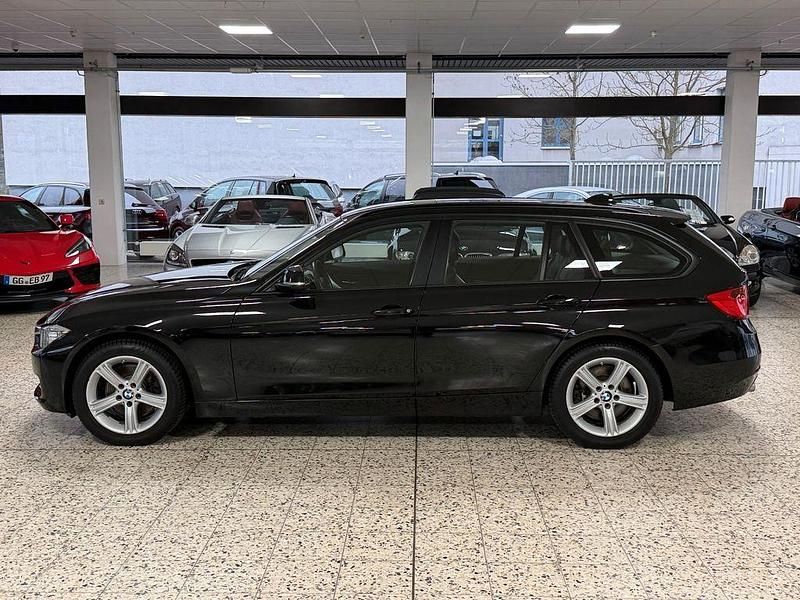 Gebraucht BMW 330 Sport Line 258 PS (189 kW) 2013 Schwarz Limousine