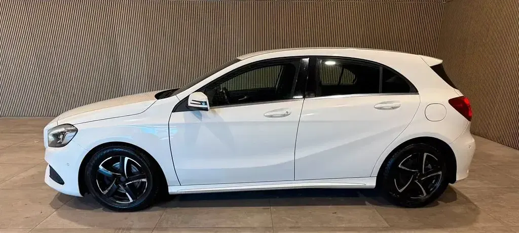 Gebraucht Mercedes A200 AMG line 136 PS (100 kW) 2018 Weiß Limousine