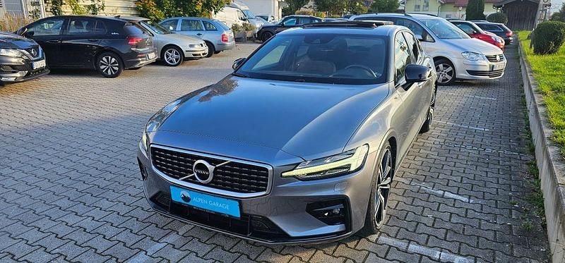 Grau Gebraucht 2020 Volvo S60 R-Design Limousine | 32.000 € (Etwas zu teuer) - Bild 1/4