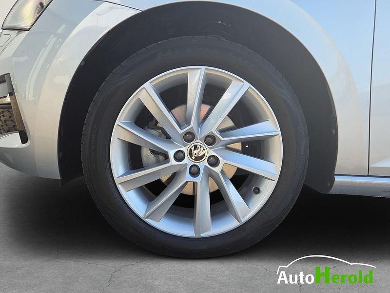 Gebraucht Skoda Scala Clever 110 PS (80 kW) 2022 Silber Kleinwagen