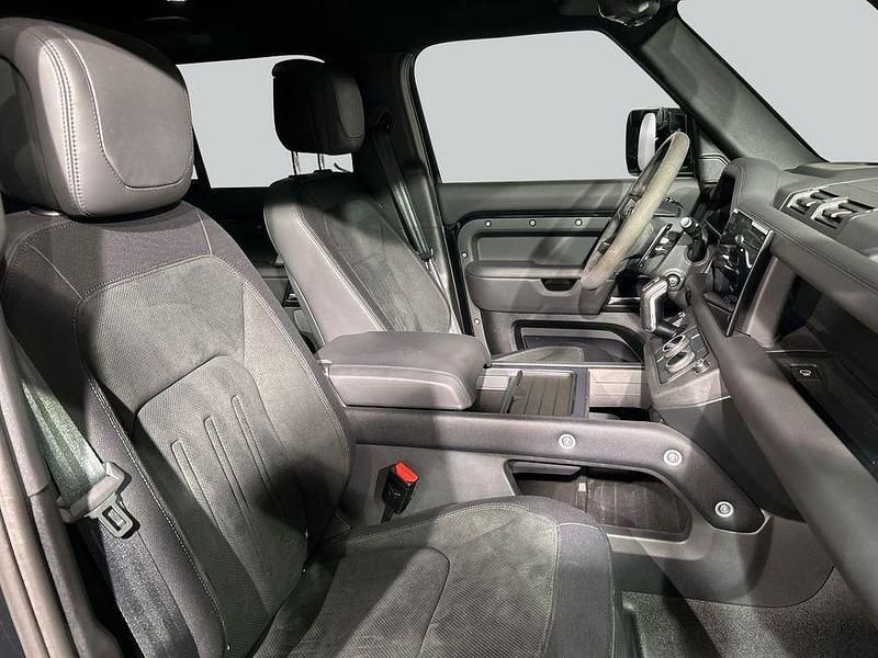 Gebraucht Land Rover Defender 525 PS (386 kW) 2023 Santorini black metallic SUV