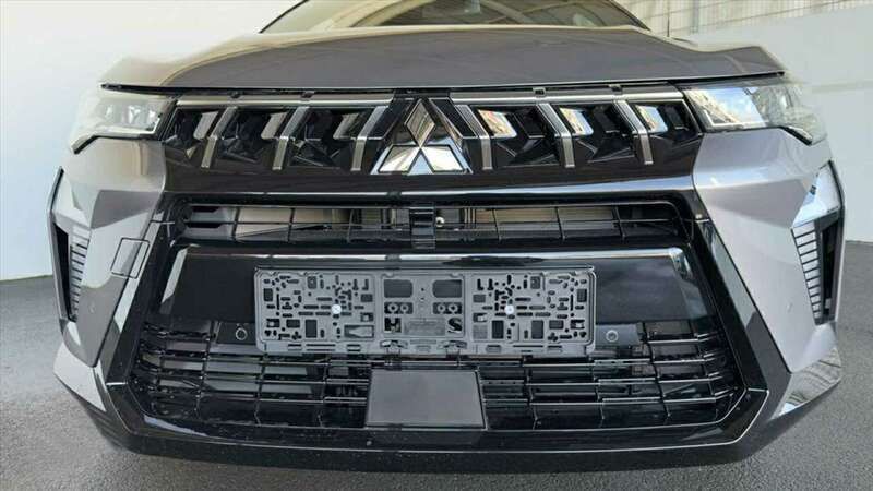 Gebraucht Mitsubishi ASX Intense 158 PS (116 kW) 2024 Grau / anthrazitgrau SUV