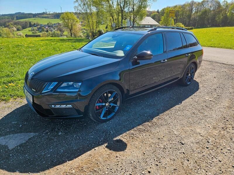 Schwarz Gebraucht 2017 Skoda Octavia RS Kombi | 21.500 € (Teuer) - Bild 1/4
