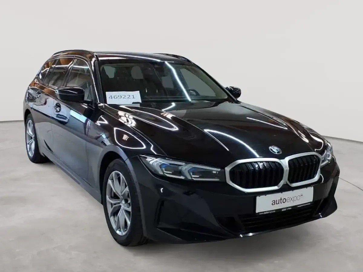 Gebraucht BMW 320 Sport Line 190 PS (139 kW) 2023 Kombi