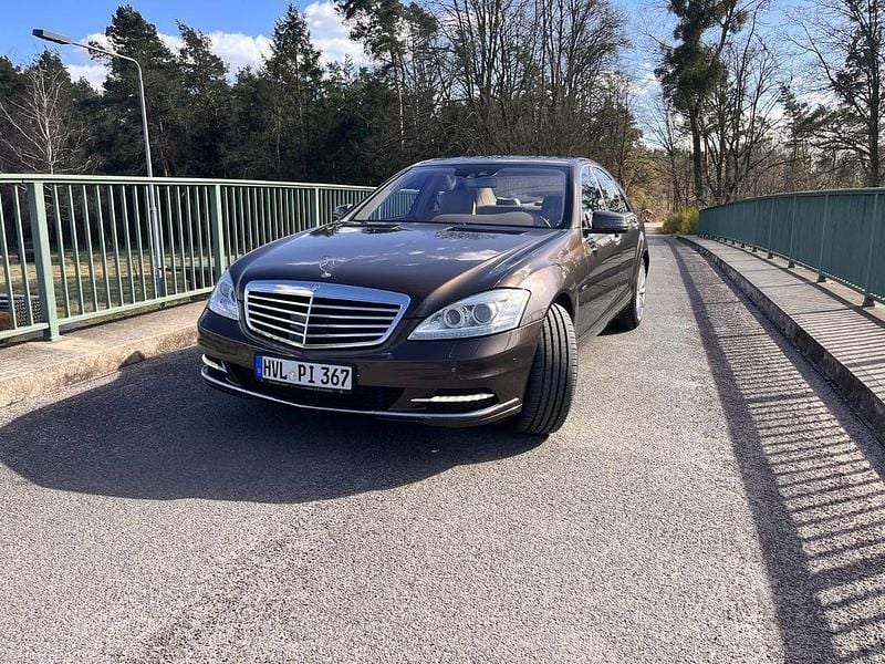 Gebraucht Mercedes S350 258 PS (189 kW) 2010 Braun Limousine