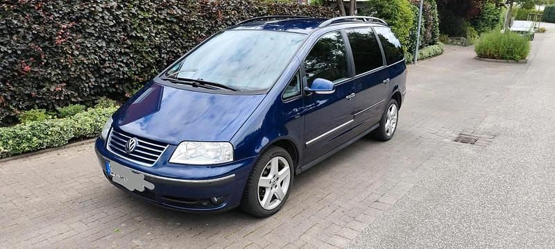 Blau Gebraucht 2010 VW Sharan Van / Kleinbus | 4.499 € (Superpreis) - Bild 1/4