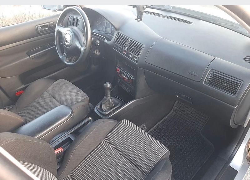 Gebraucht VW Golf IV 151 PS (111 kW) 2003 Silber Kleinwagen