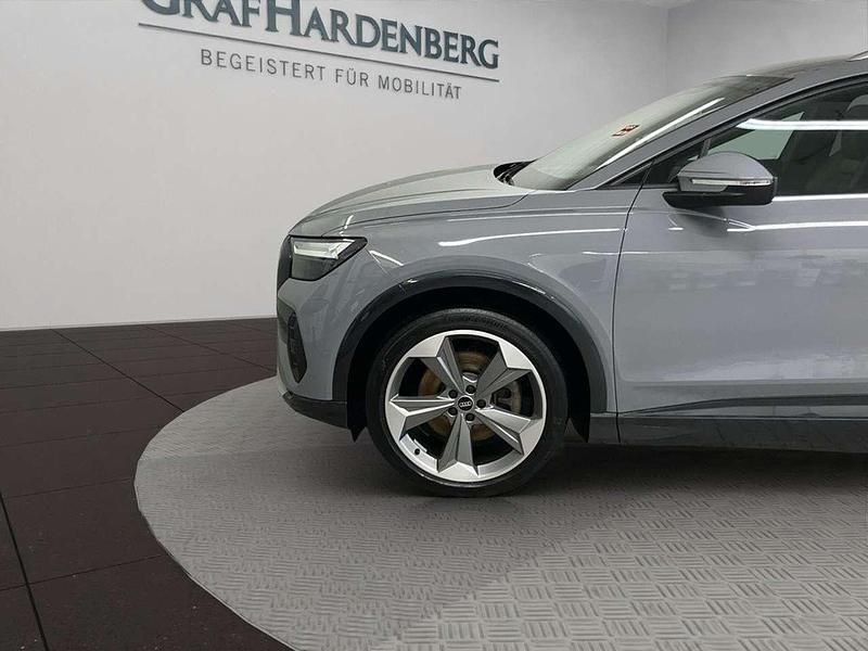 Gebraucht Audi Q4 e-tron Ambiente 194 kW (265 PS) 2022 Kieselgrau SUV