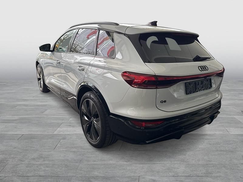 Gebraucht Audi Q6 e-tron Ambiente 284 kW (387 PS) 2025 Gletscherweiß metallic SUV