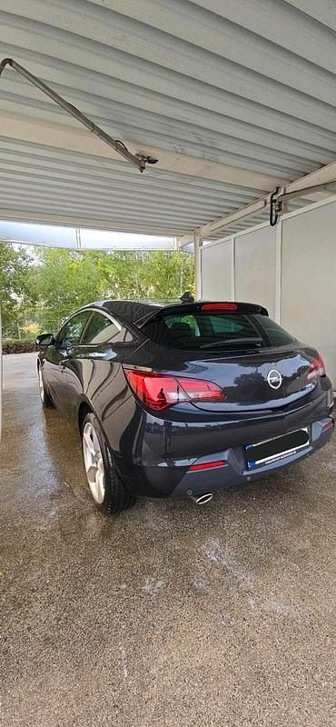 Schwarz Gebraucht 2012 Opel Astra GTC Coupé | 4.700 € (Guter Preis) - Bild 1/4