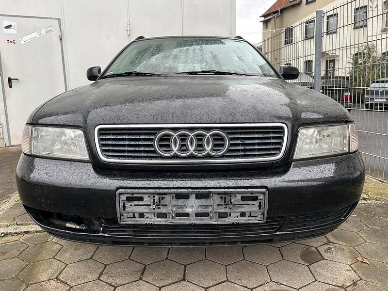 Schwarz Gebraucht 1996 Audi A4 Kombi | 499 € (Superpreis) - Bild 1/4