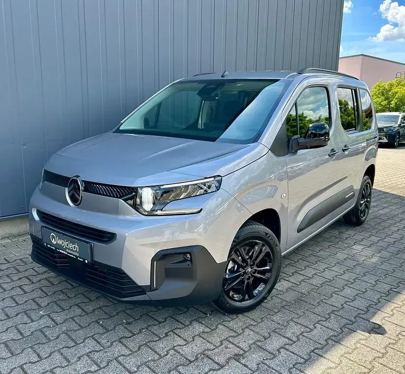 Neu Citroën Berlingo 131 PS (96 kW) 2026 Grau Van / Kleinbus