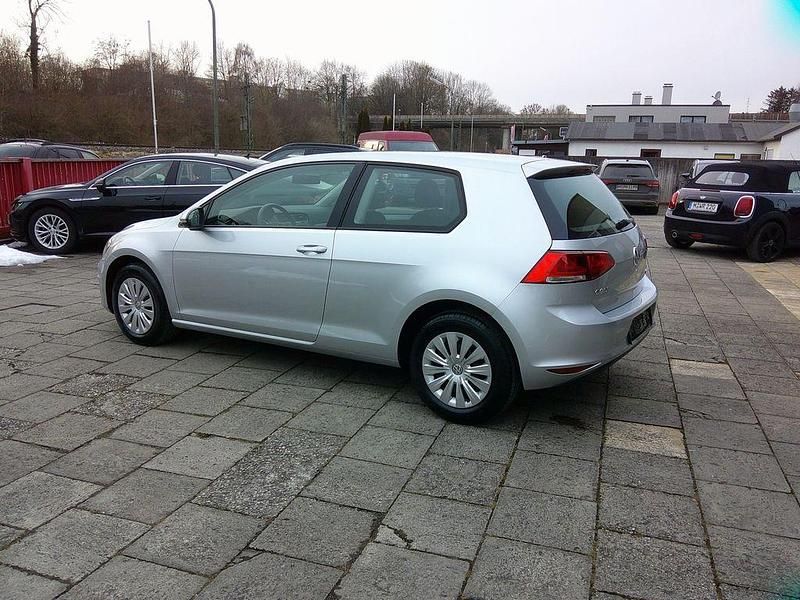 Second-hand VW Golf VII Trendline 86 CP (63 kW) 2015 Argintiu Berlinǎ
