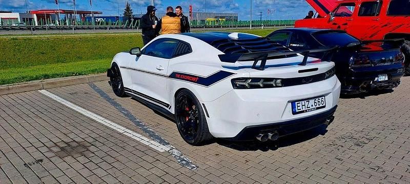 Gebraucht Chevrolet Camaro ZL1 659 PS (484 kW) 2016 Weiß