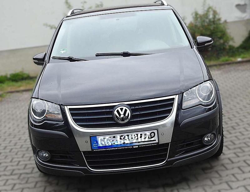Schwarz Gebraucht 2009 VW Touran Van / Kleinbus | 5.000 € (Fairer Preis) - Bild 1/4