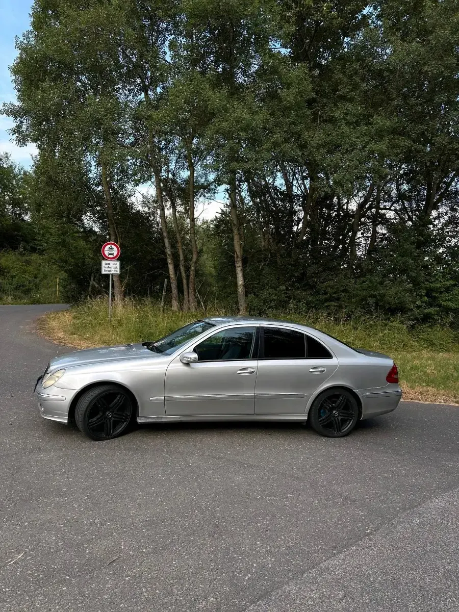 Gebraucht Mercedes E280 Avantgarde 190 PS (139 kW) 2005 Limousine