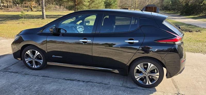 Gebraucht Nissan Leaf Tekna 110 kW (150 PS) 2018 Schwarz Kleinwagen