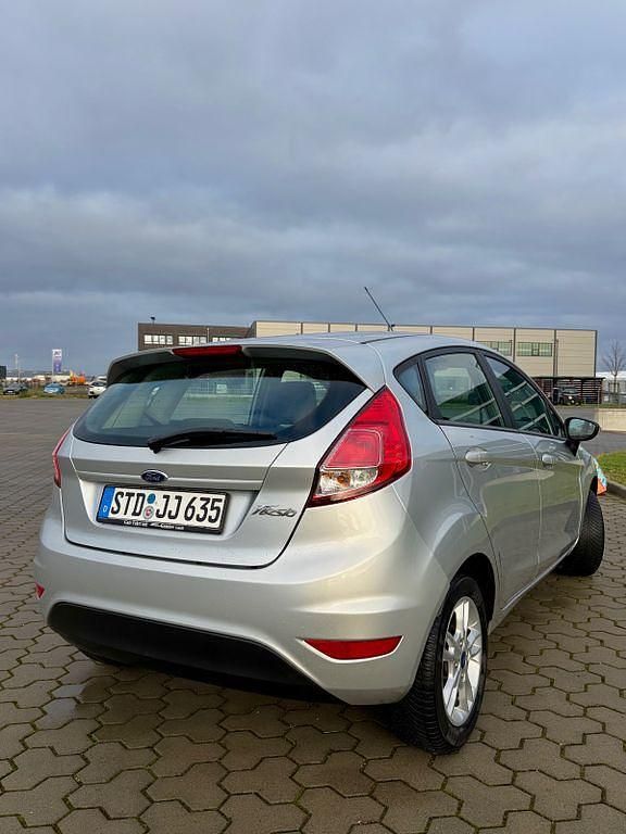 Gebraucht Ford Fiesta SYNC Edition 80 PS (58 kW) 2015 Silber Limousine