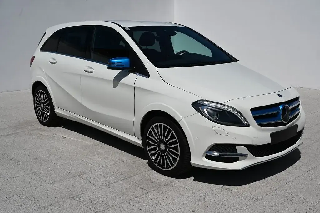 Gebraucht Mercedes B250e 131 kW (179 PS) 2016 Weiß Van / Kleinbus