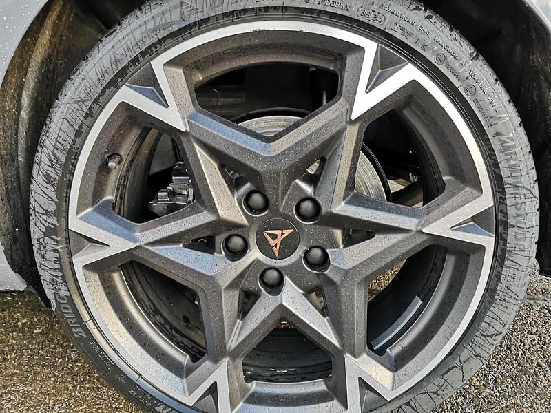 Neu Cupra Leon VZ 333 PS (244 kW) 2025 Taigagrau Kombi