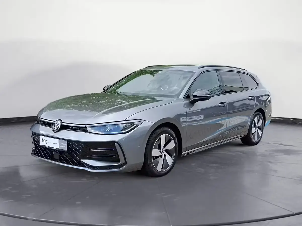 Gebraucht VW Passat R-line 193 PS (141 kW) 2025 Kombi