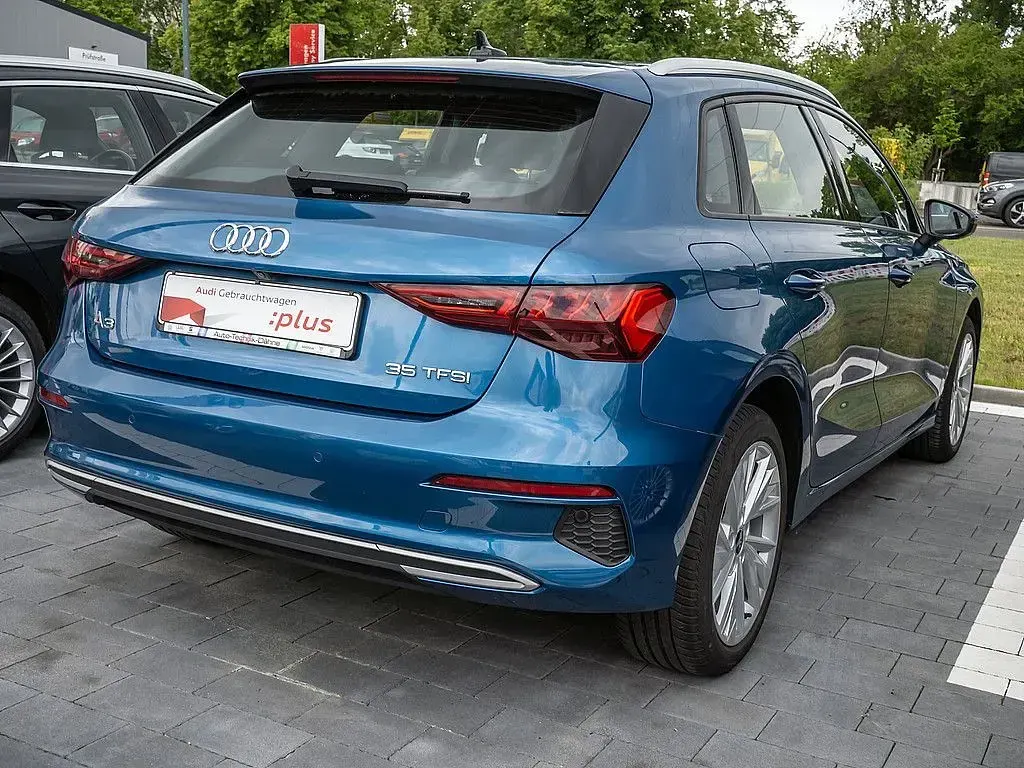 Gebraucht Audi A3 Advanced Plus 150 PS (110 kW) 2022 Blau Limousine